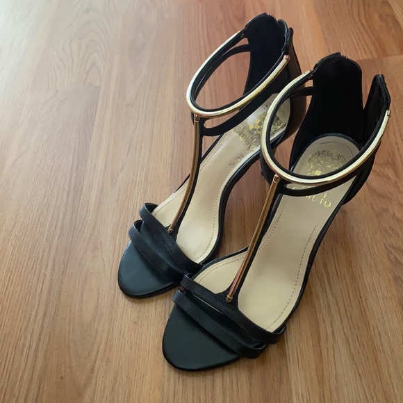 black heels with gold rim - Picture 1 of 1